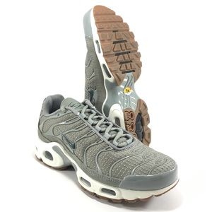 nike air max plus womens green